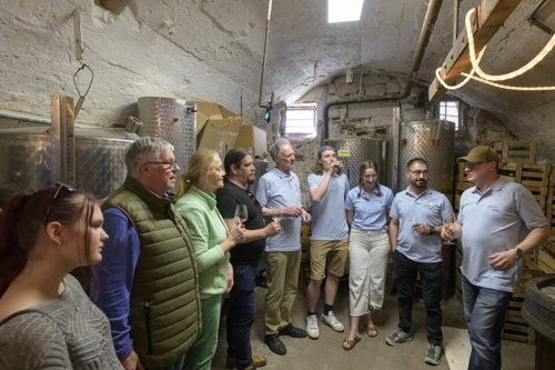 Rohrbacher feiern Wein beim Tag der offenen Kellertür