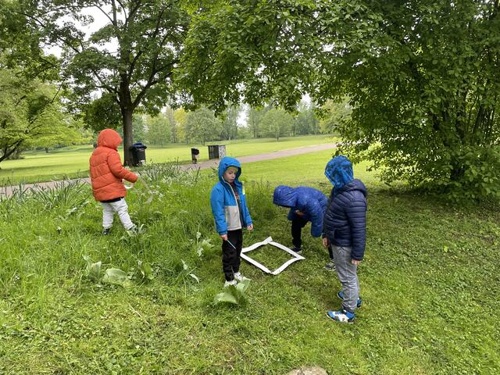 Lerngang der Rosenauschule in den Wertwiesenpark
