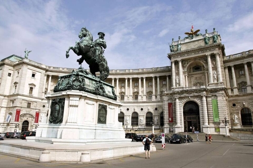 Konferenz in Wien: Wie können KI-Waffen kontrolliert werden