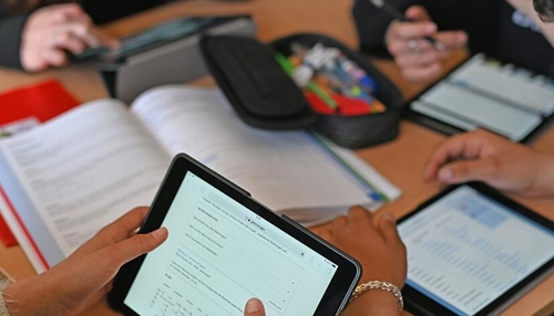 Streit um Schuldigitalisierung in Deutschland