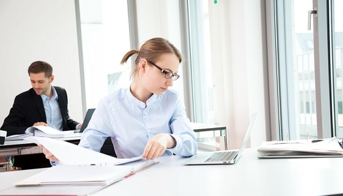 Gruppenbildung am Arbeitsplatz: Einblicke und Lösungsansätze