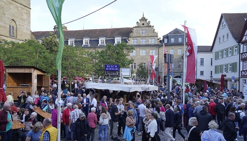 Eigenen Wein mitgebracht: Geiz-ist-geil-Mentalität auf Hohenloher Weindorf