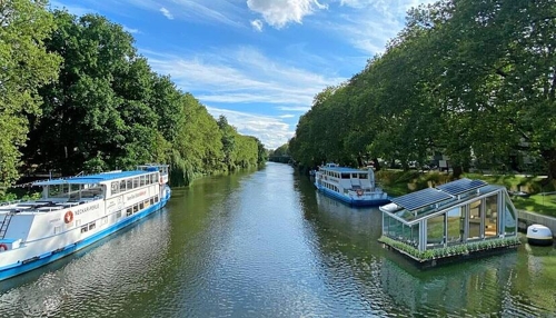 Hausboote auf dem Neckar in Heilbronn