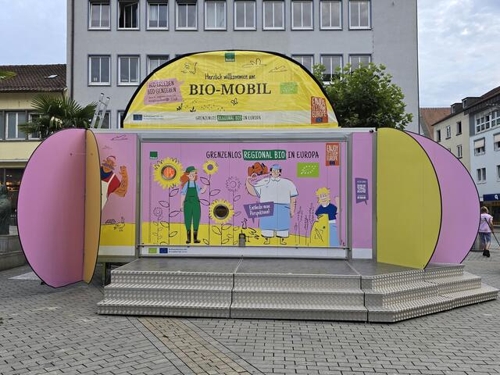 ALLES BIO ODER WAS?: Das Bio-Mobil ist in Heilbronn angekommen