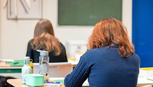 Herausforderungen durch KI in Schulen: ChatGPT als Spickzettel