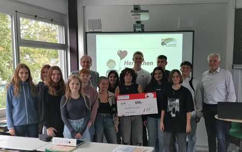 Sulzfelder Schüler engagieren sich für die Stiftung „Große Hilfe für kleine Helden“