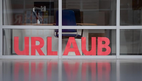 Urlaubsrecht: Was Arbeitgeber bei der Streichung von Urlaub beachten müssen