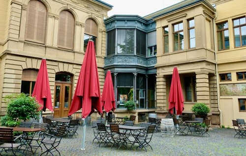 Fassadenkunst: Die Weinvilla in Heilbronn – Flein