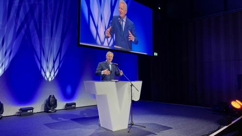Digitale Kommunikation und gesellschaftliche Auswirkungen
