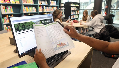Stadtbücherei Heilbronn als gemeinsamer Lernort für Jugendliche