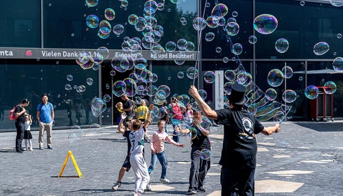 Experimenta Heilbronn feiert Pi-Jubiläum mit KI-Pavillon