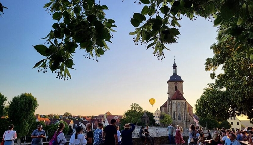 Wein und mehr beim Lauffener Brückenfest