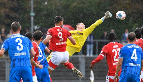 Fußballspiel in Heilbronn: Heidenheim siegt gegen Kaiserslautern